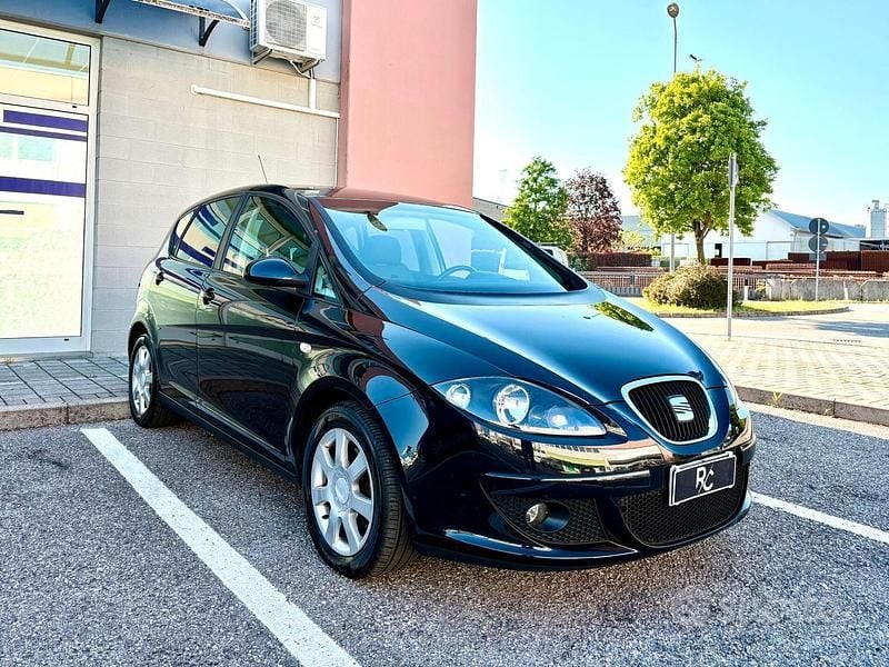 Käytetty Seat Altea 105 HP (77 kW) 2006 Musta Tila-auto