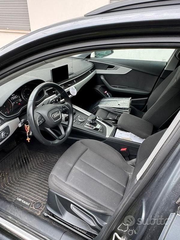 Usata Audi A4 Sport 150 CV (110 kW) 2019 Grigio Station wagon