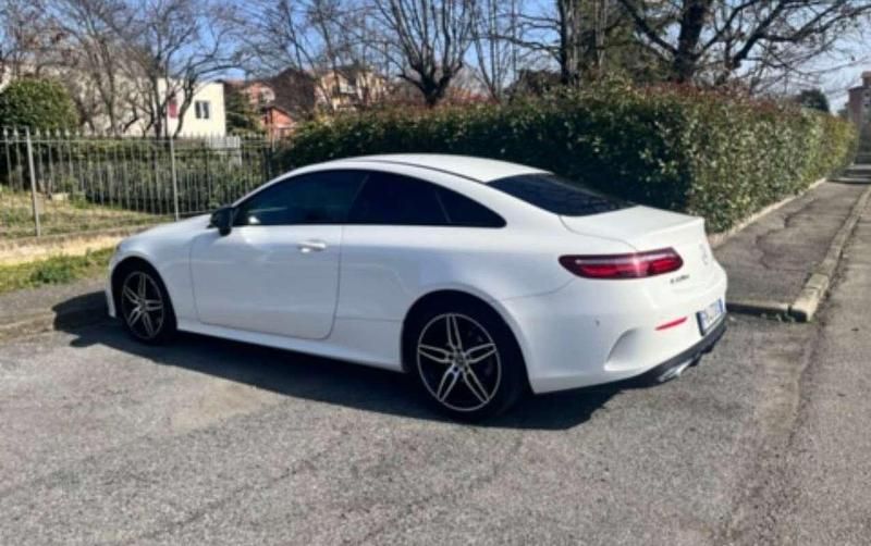 Usata Mercedes E220 AMG line 194 CV (142 kW) 2018 Coupé
