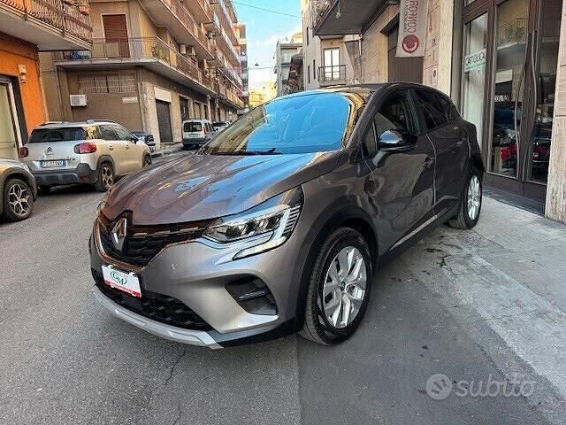 Usata Renault Captur Intens 116 CV (85 kW) 2021 Grigio SUV