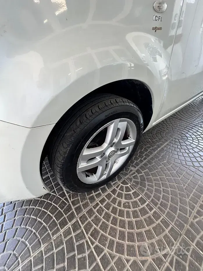 Usata Nissan Cube 110 CV (80 kW) 2010 Bianco Station wagon