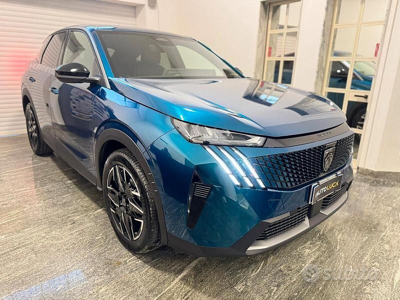 Usata Peugeot 3008 Allure 136 CV (100 kW) 2025 Blu SUV