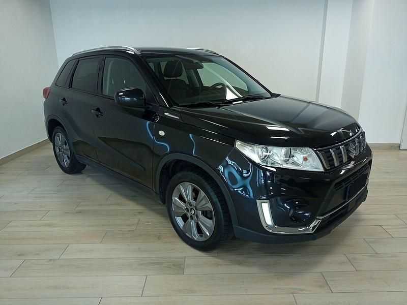Nero Usata 2019 Suzuki Vitara Cool SUV | 12.900 € (Buon prezzo) - Immagine 1/4