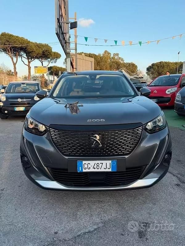 Usata Peugeot 2008 Allure 130 CV (95 kW) 2021 Grigio SUV