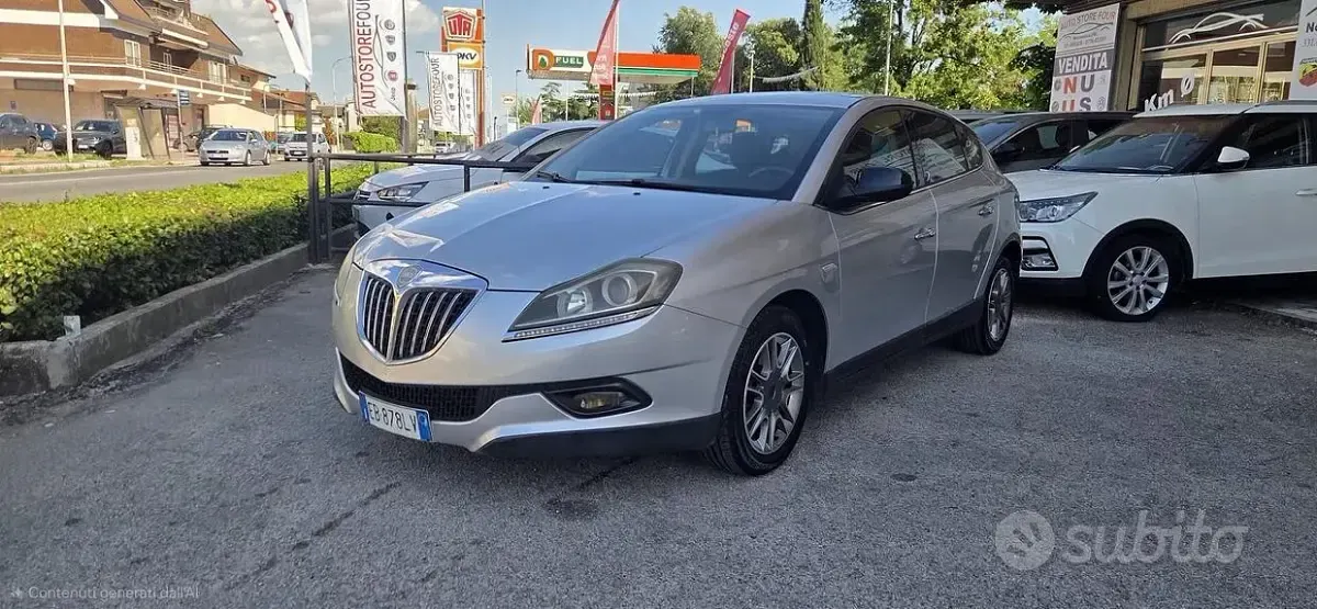 Usata Lancia Delta 120 CV (88 kW) 2010 Grigio Utilitaria
