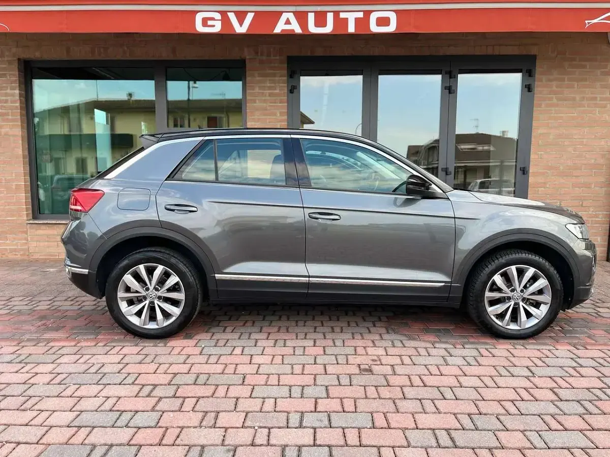 Usata VW T-Roc Style 116 CV (85 kW) 2018 Indium grey SUV