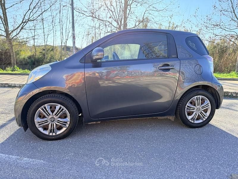 Usata Toyota iQ 68 CV (50 kW) 2014 Grigio Utilitaria