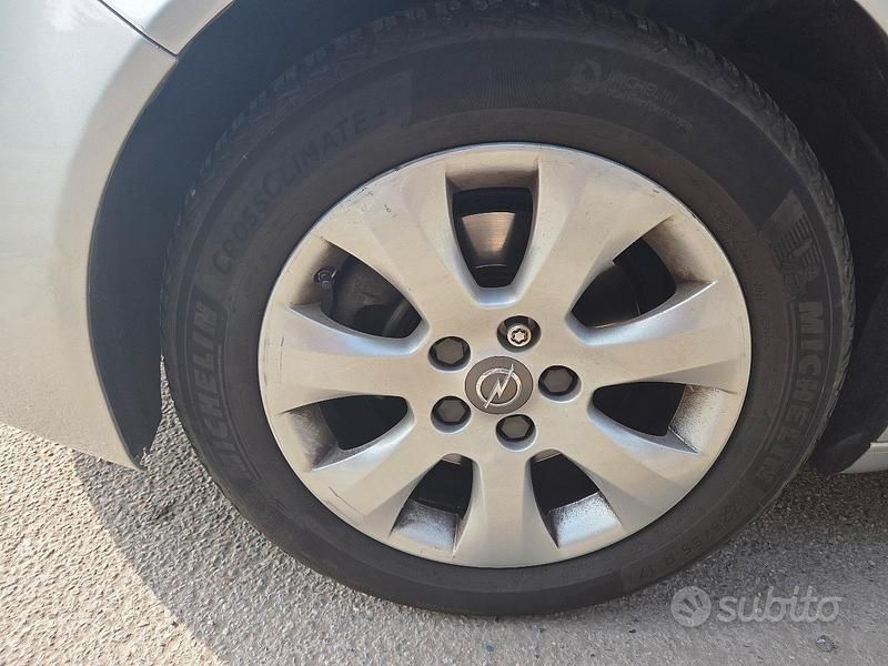 Usata Opel Insignia 140 CV (102 kW) 2014 Grigio Station wagon