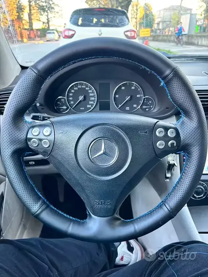 Usata Mercedes C200 Elegance 122 CV (89 kW) 2005 Blu Coupé