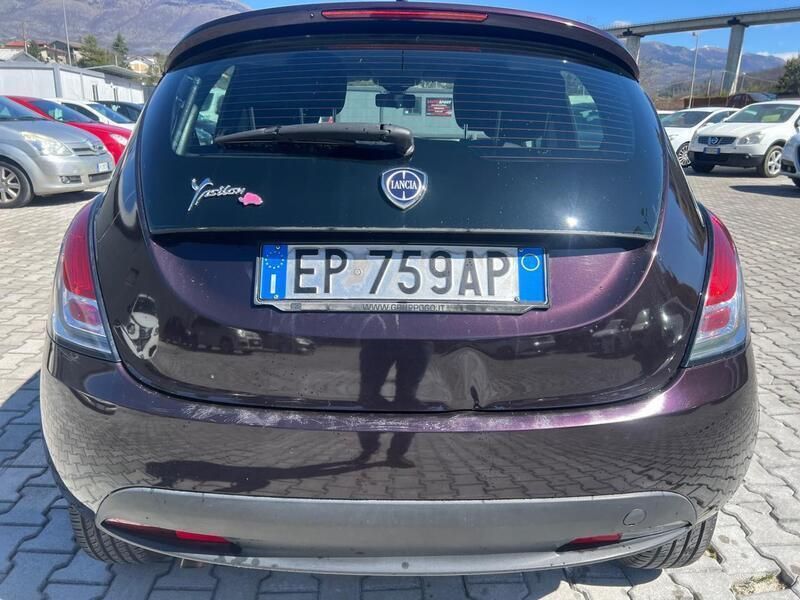 Usata Lancia Ypsilon Gold 95 CV (69 kW) 2012 Grigio Utilitaria