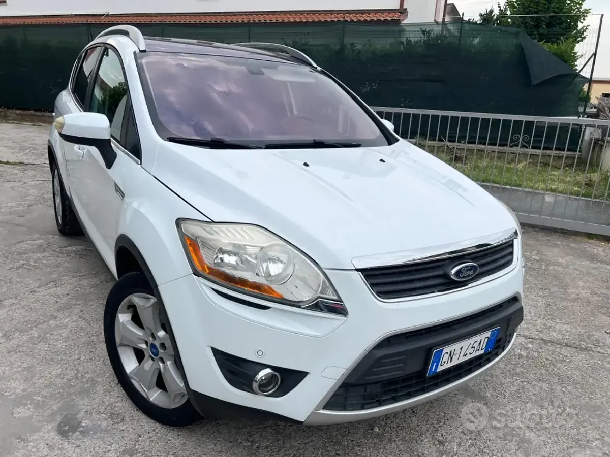Usata Ford Kuga 163 CV (119 kW) 2011 Bianco SUV