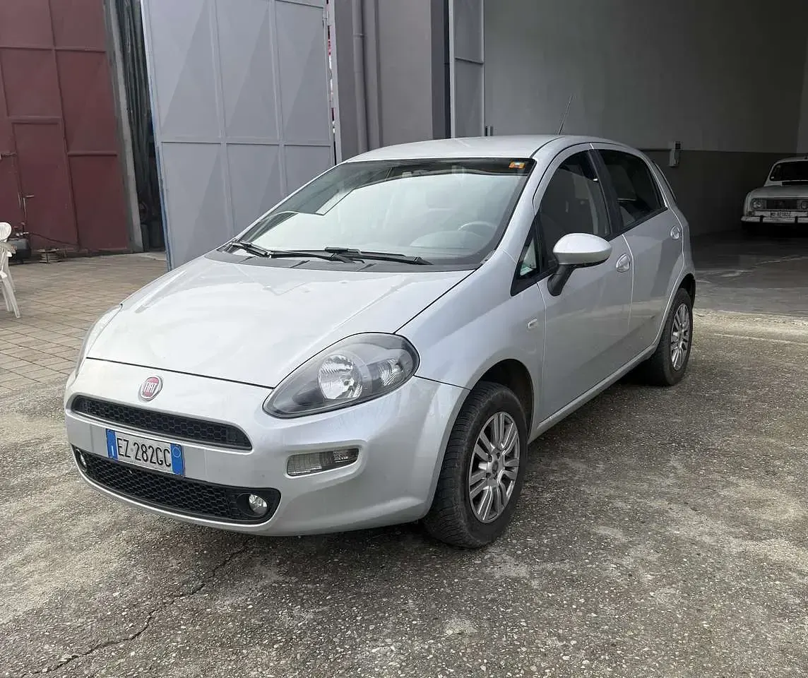 Usata Fiat Punto Evo Dynamic 69 CV (50 kW) 2015 Other Utilitaria