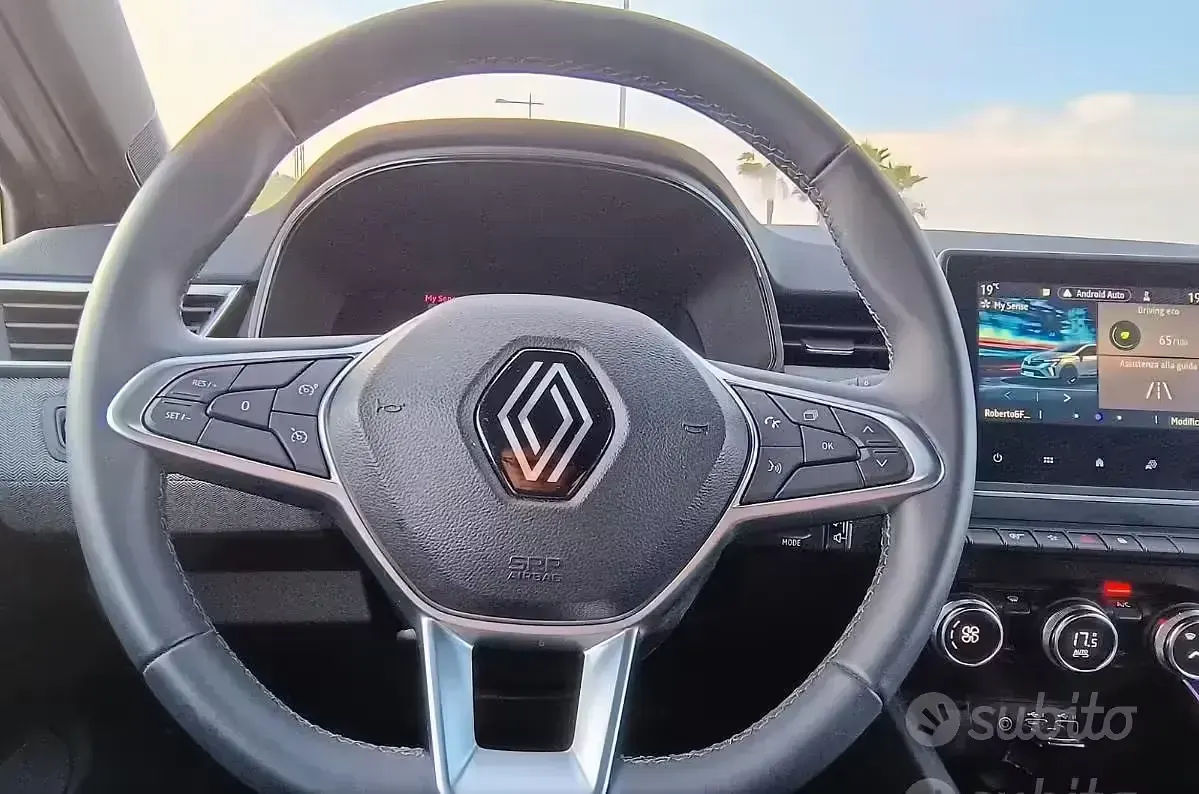 Usata Renault Clio V 90 CV (66 kW) 2024 Grigio Berlina