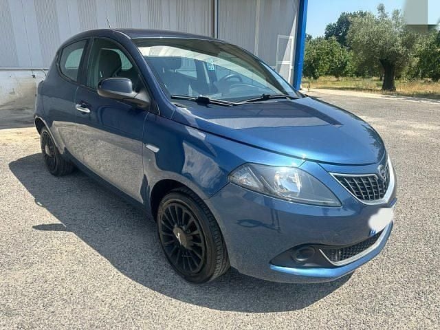 Usata Lancia Ypsilon Silver 69 CV (50 kW) 2022 Blu Utilitaria