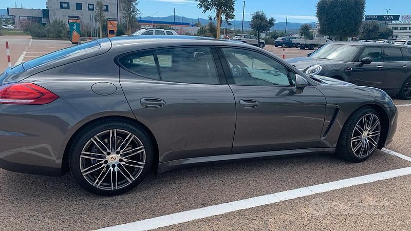 Usata Porsche Panamera Diesel 300 CV (220 kW) 2015 Grigio Utilitaria