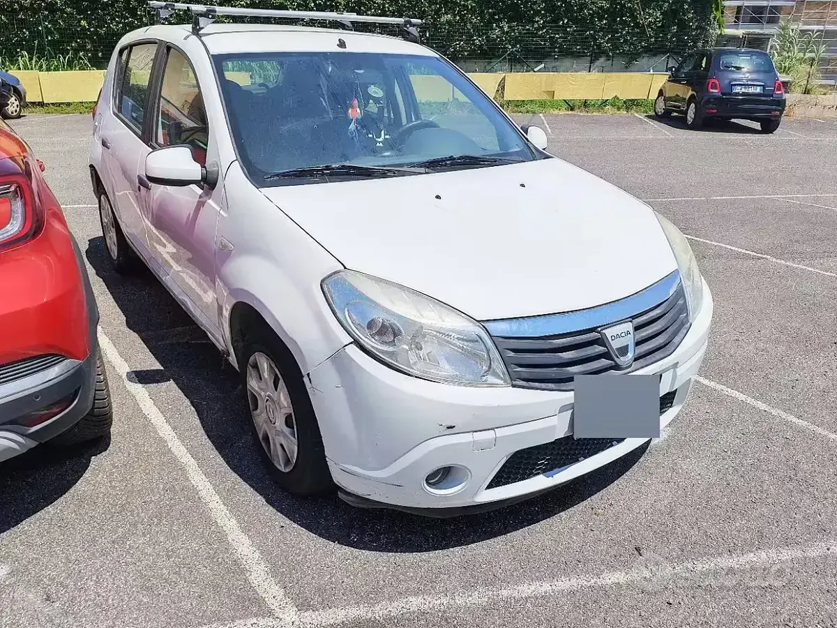 Usata Dacia Sandero 75 CV (55 kW) 2009 Bianco Berlina
