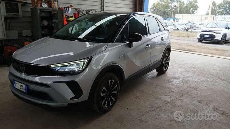 Usata Opel Crossland Elegance 131 CV (96 kW) 2024 Grigio SUV