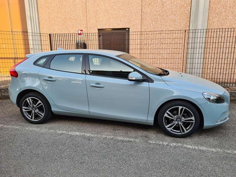 Occasion Volvo V40 Business Edition 120 ch (88 kW) 2017 Berline