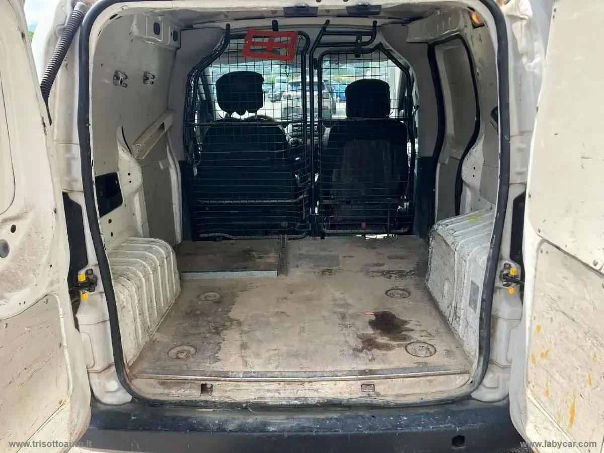 Usata Citroën Nemo 75 CV (55 kW) 2012 Bianco Monovolume