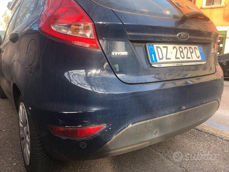 Usata Ford Fiesta 68 CV (50 kW) 2009 Blu Utilitaria