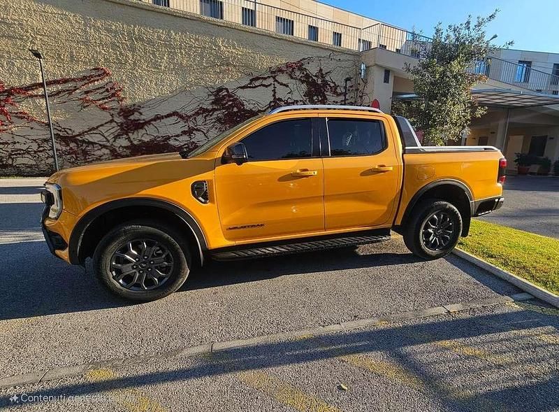 Usata Ford Ranger Wildtrack 241 CV (177 kW) 2023 Arancione Pick-up