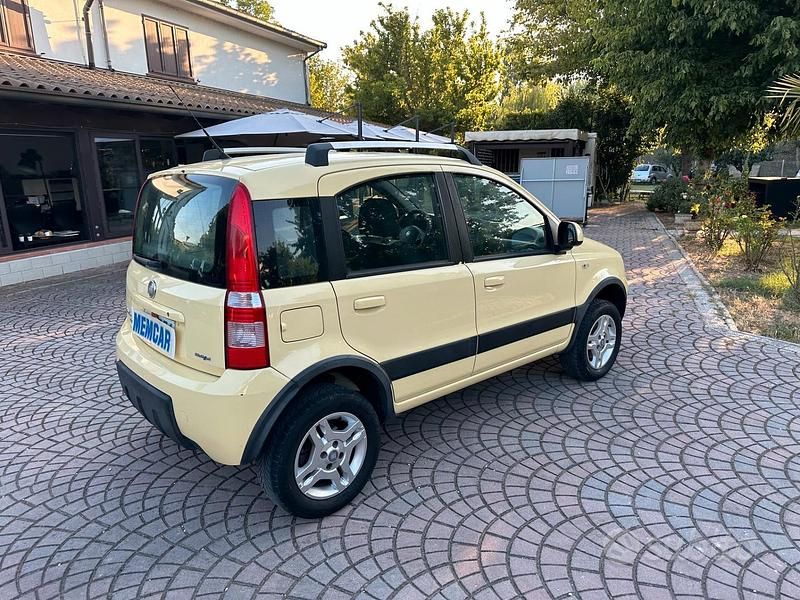 Usata Fiat Panda 4x4 69 CV (50 kW) 2009 Giallo Utilitaria