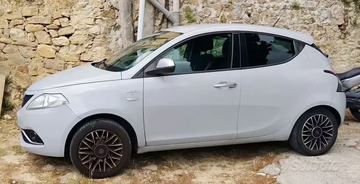 Usata Lancia Ypsilon 69 CV (50 kW) 2017 Utilitaria