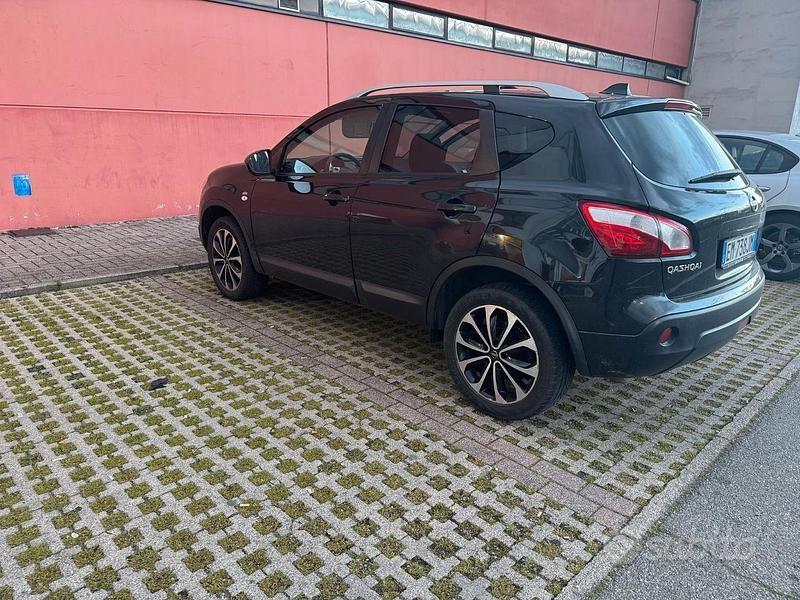 Usata Nissan Qashqai 115 CV (84 kW) 2013 Nero SUV