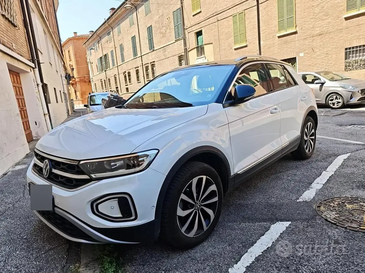 Usata VW T-Roc 116 CV (85 kW) 2023 Bianco SUV