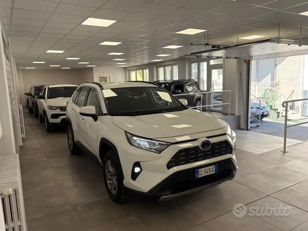 Usata Toyota RAV4 Hybrid Business Edition 178 CV (130 kW) 2022 Bianco SUV