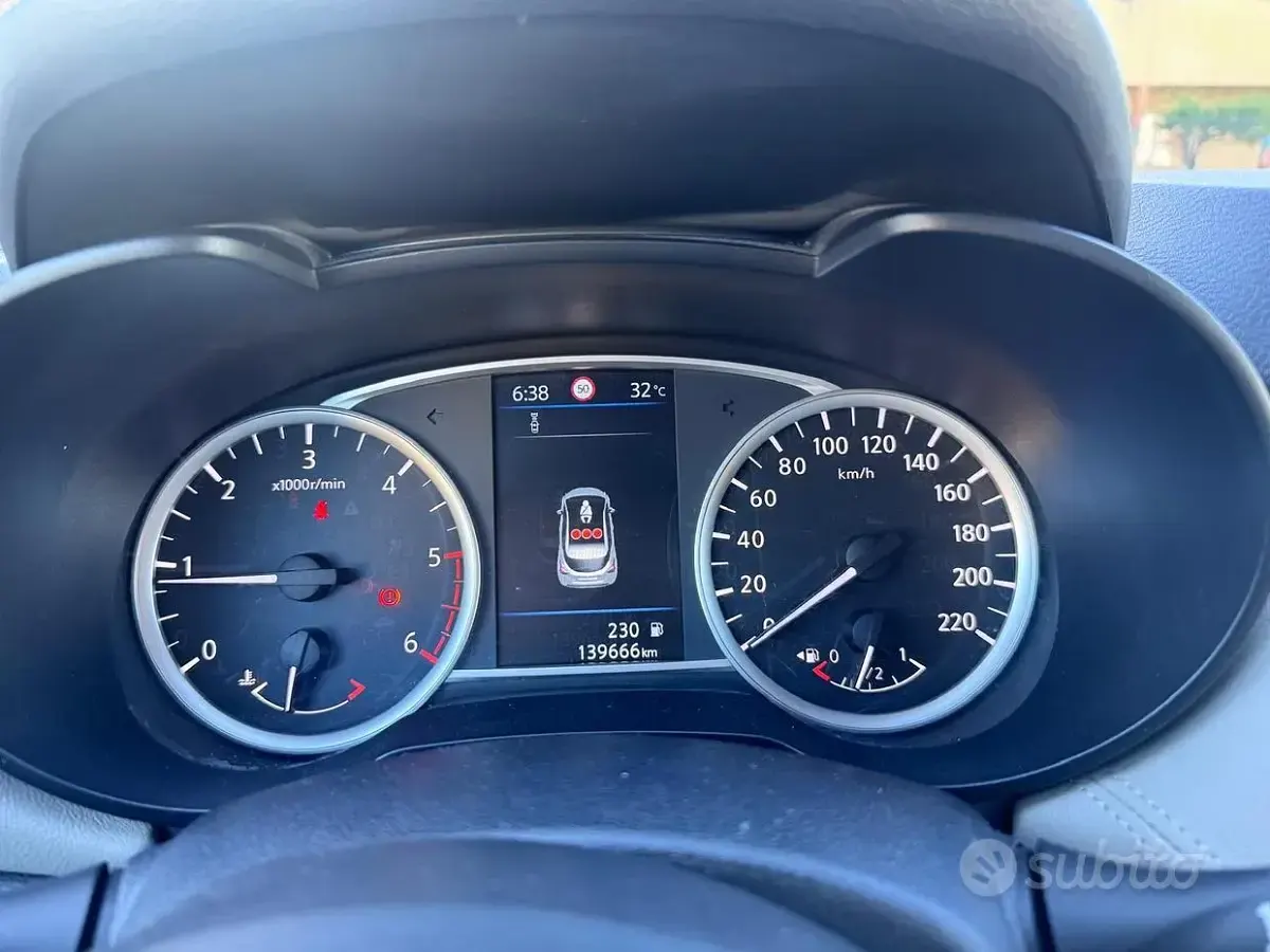Usata Nissan Micra Tekna 90 CV (66 kW) 2018 Utilitaria