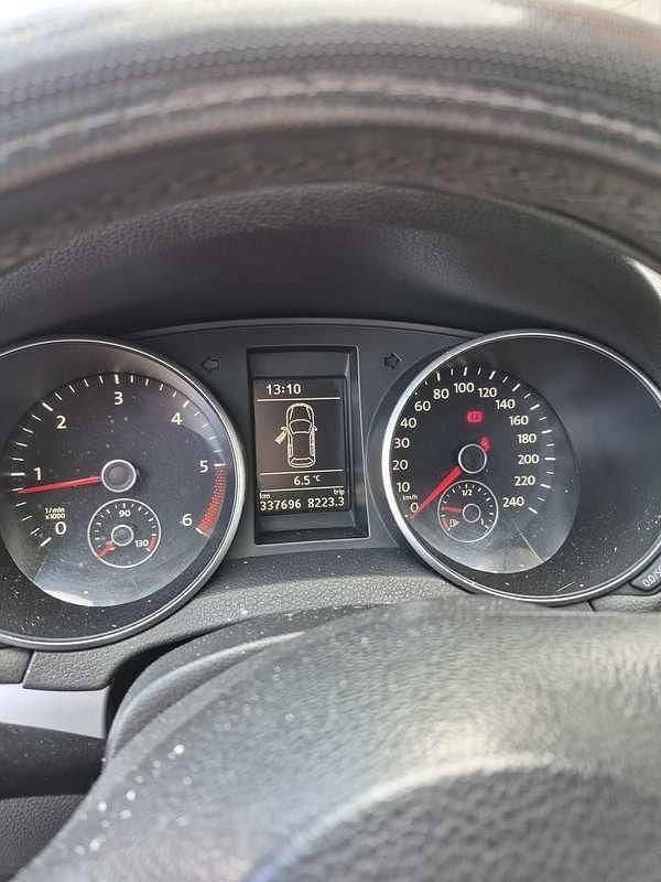 Usata 2011 VW Golf Comfortline Tre volumi | 2490 € (Super prezzo) - Immagine 1/4