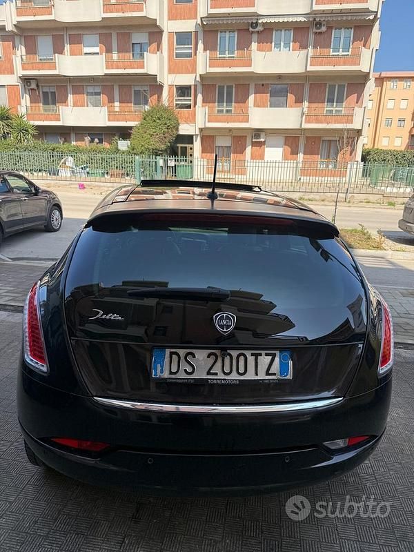 Usata Lancia Delta 165 CV (121 kW) 2008 Grigio Utilitaria