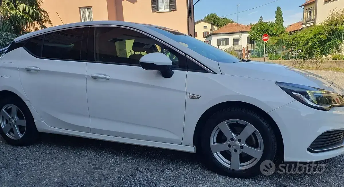 Usata Opel Astra 110 CV (80 kW) 2017 Bianco Berlina
