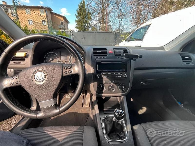 Usata VW Golf IV Trendline 75 CV (55 kW) 2004 Nero Berlina