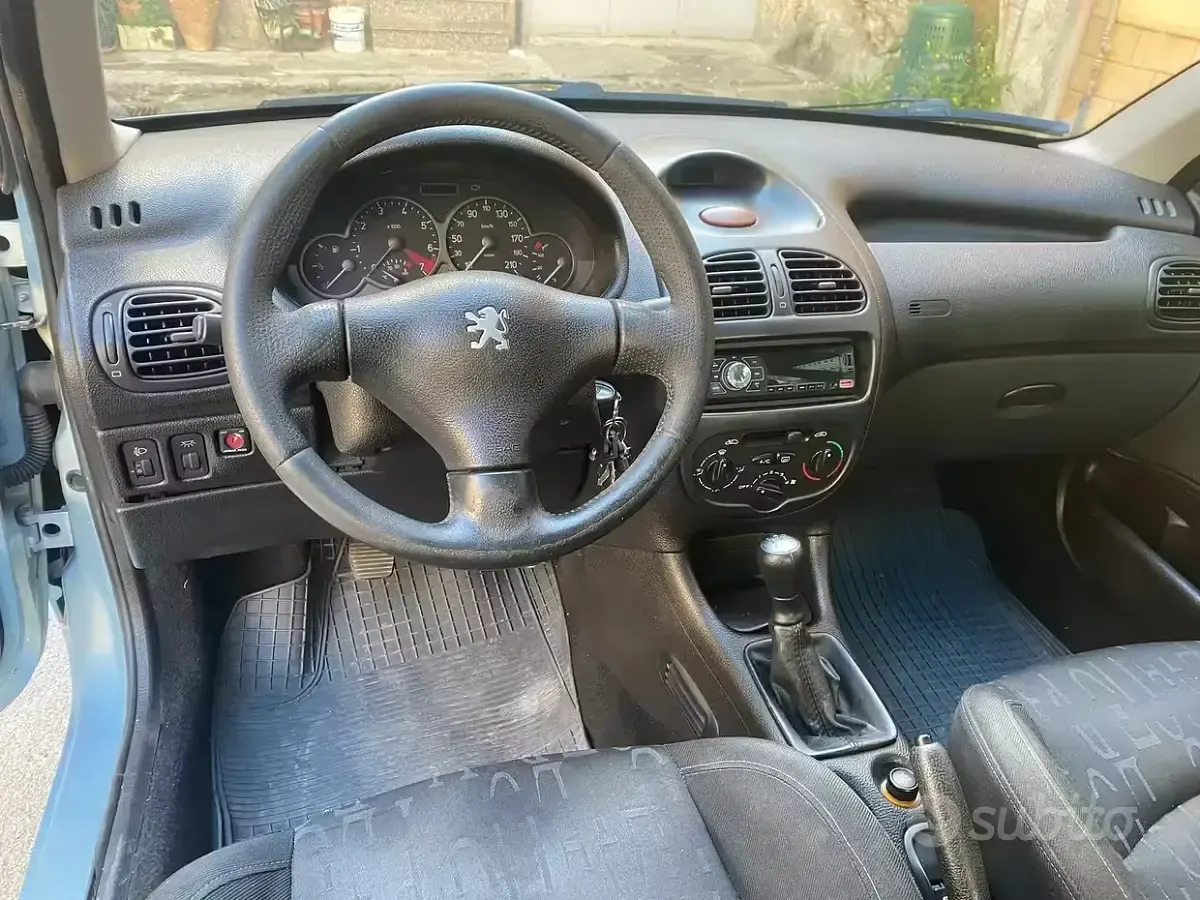 Usata Peugeot 206 CC GTi 109 CV (80 kW) 2001 Cabrio