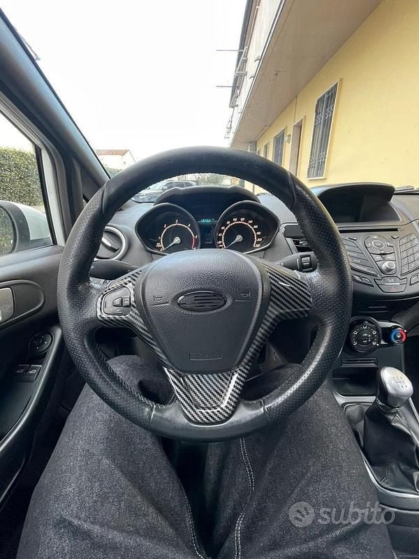 Usata Ford Fiesta ST-Line 75 CV (55 kW) 2017 Bianco Berlina