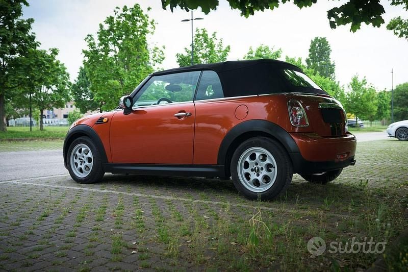 Usata Mini One Cabriolet 98 CV (72 kW) 2011 Rosso Cabrio
