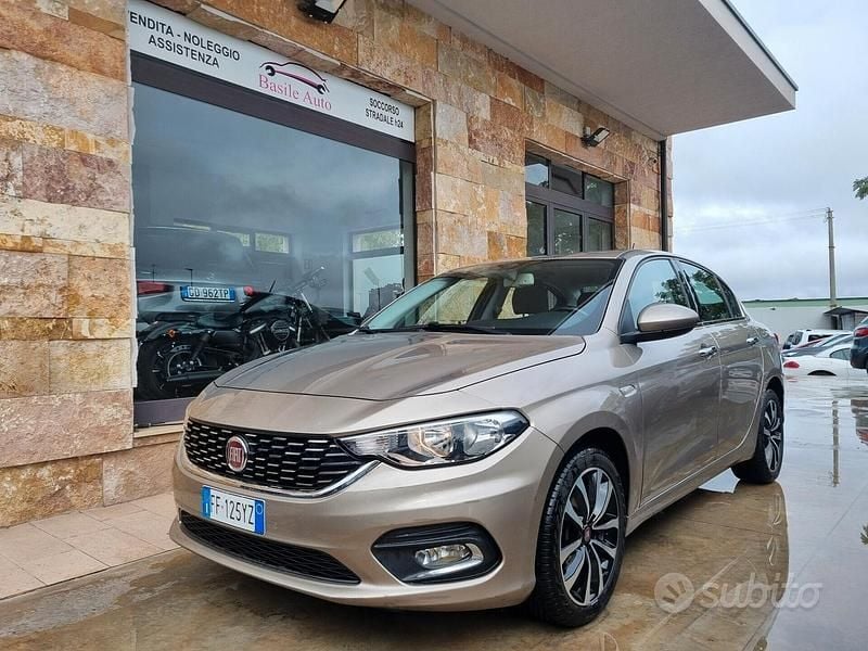 Occasion Fiat Tipo Lounge 120 ch (88 kW) 2016 Beige Berline
