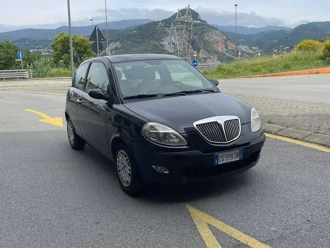 Usata Lancia Ypsilon 60 CV (44 kW) 2005 Utilitaria