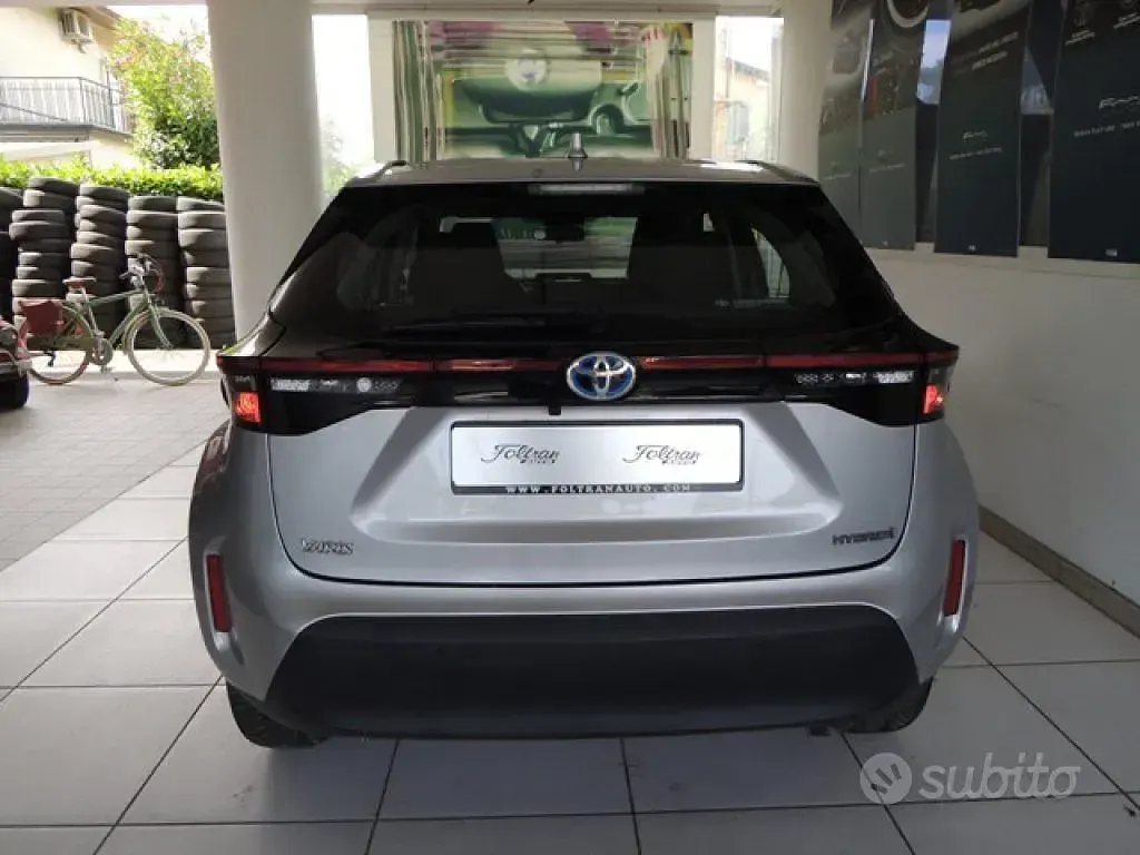 Usata Toyota Yaris Cross Business Edition 92 CV (67 kW) 2021 Grigio SUV