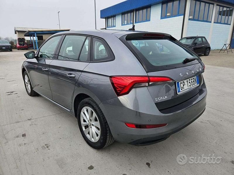 Usata Skoda Scala Ambition 95 CV (69 kW) 2023 Grigio Utilitaria