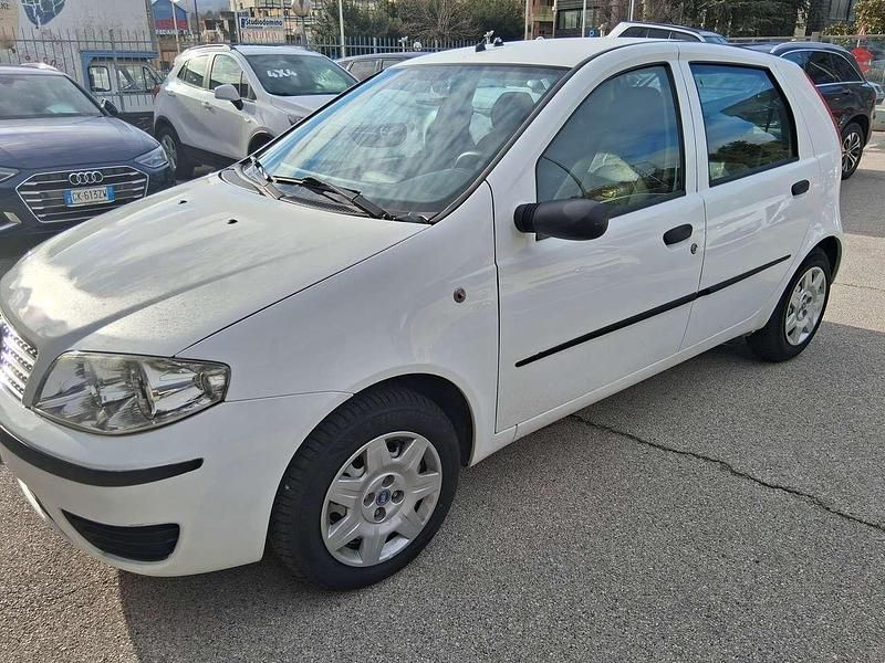 Usata Fiat Punto Classica 60 CV (44 kW) 2007 Bianco Utilitaria