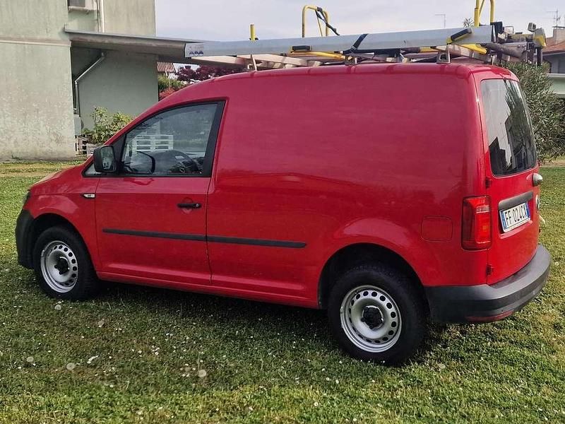 Usata VW Caddy 122 CV (89 kW) 2016 Rosso Monovolume
