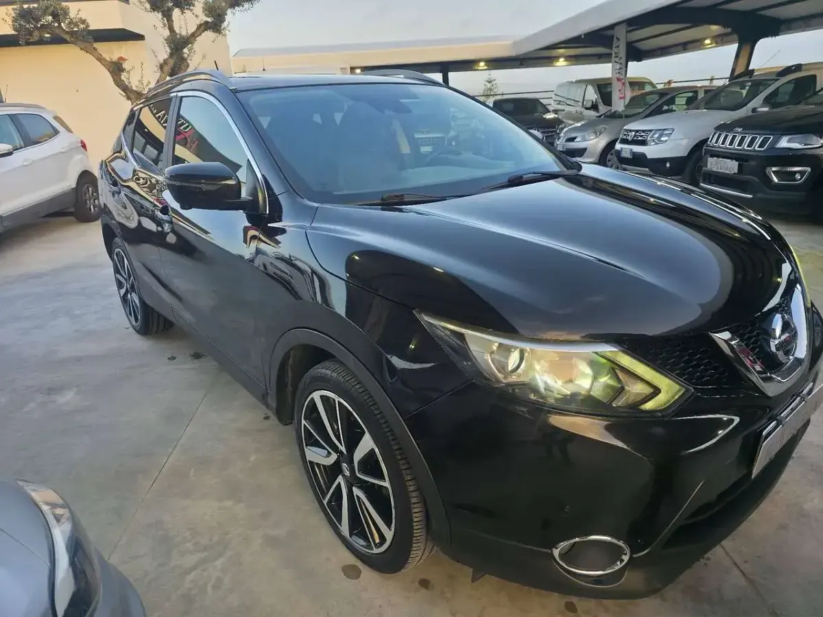 Usata Nissan Qashqai Tekna 131 CV (96 kW) 2015 Nero SUV