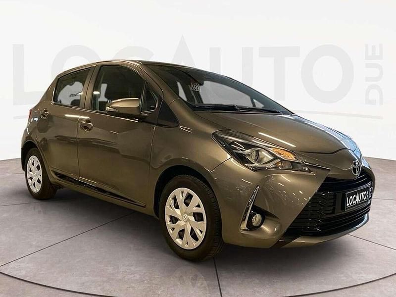 Usata Toyota Yaris Business Edition 69 CV (50 kW) 2020 Grigio Berlina