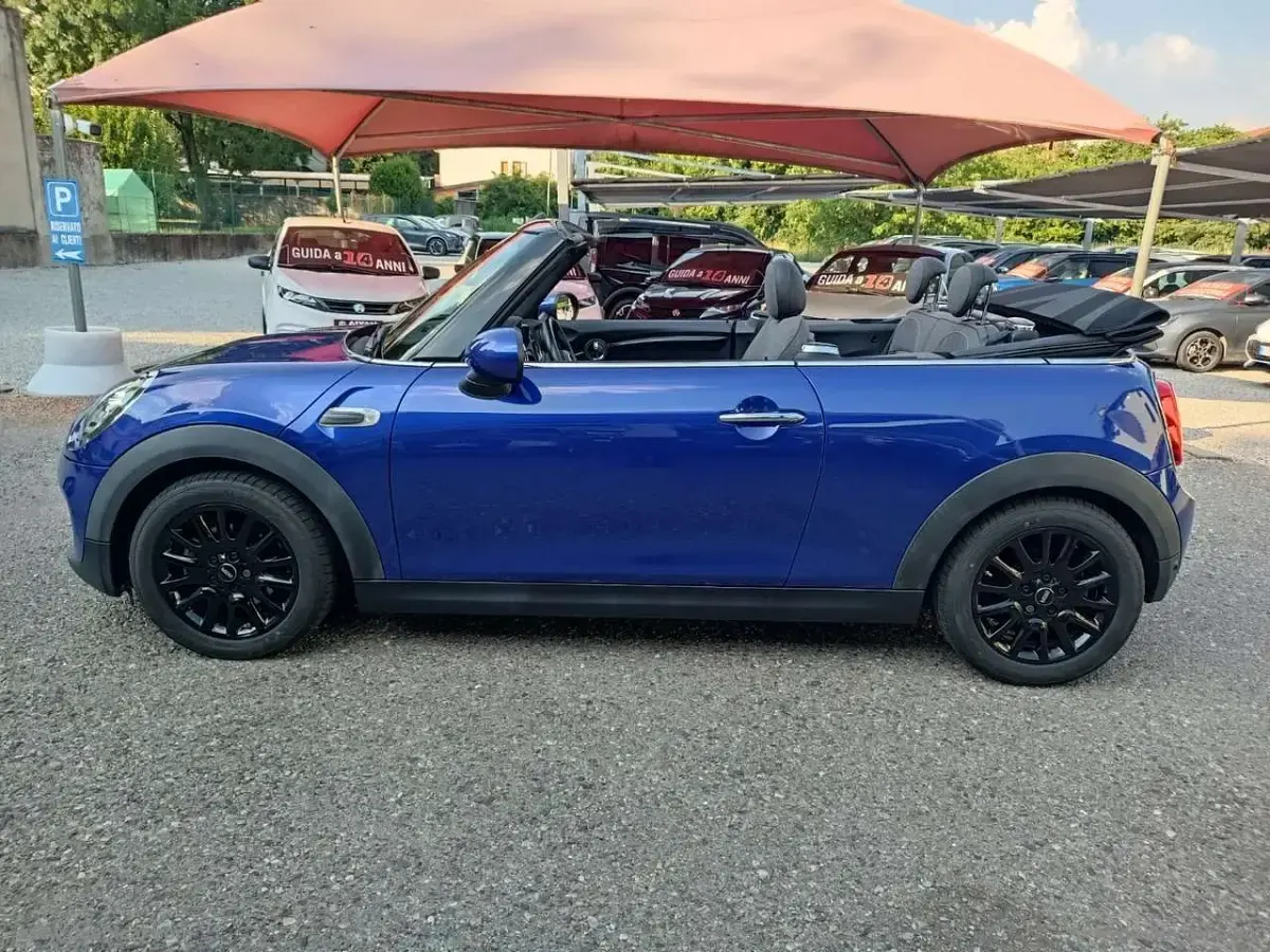 Usata Mini Cooper Hype 102 CV (75 kW) 2018 Blu/azzurro Utilitaria
