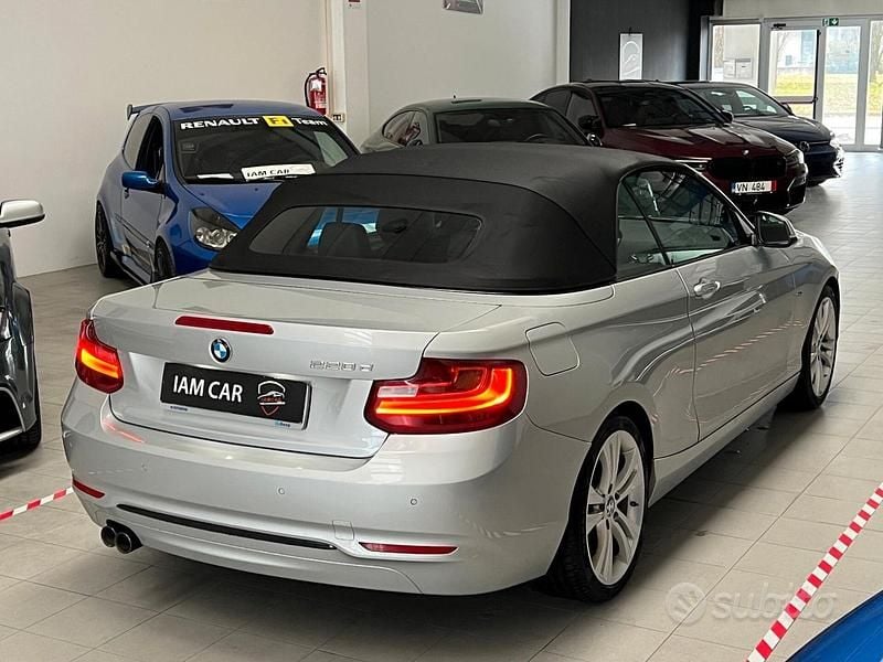 Usata BMW 220 Sport Line 190 CV (139 kW) 2015 Grigio Cabrio