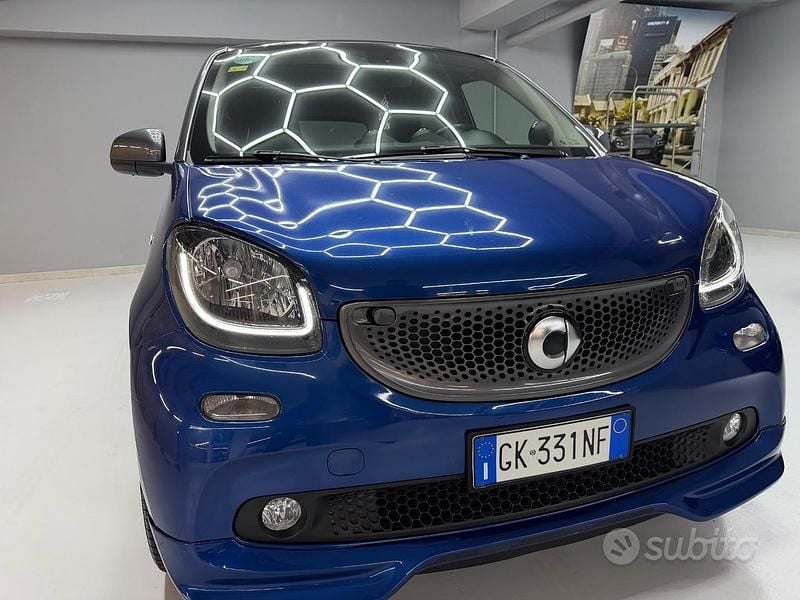 Blu/azzurro Usata 2017 Smart ForFour Brabus Due volumi | 11.000 € (Buon prezzo) - Immagine 1/4