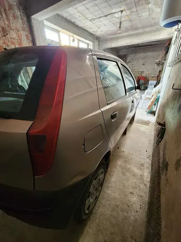 Usata Fiat Punto 60 CV (44 kW) 2005 Blu/azzurro Utilitaria